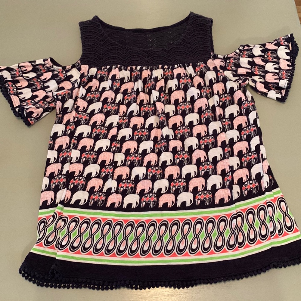 Crown & Ivy cold shoulder top